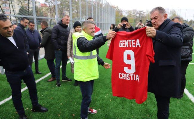 Încă un teren modern de sport va fi inaugurat în Pitești
