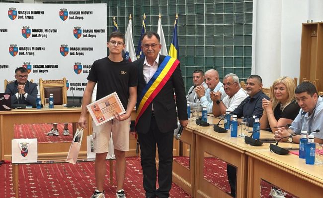 Elevii de elită ai Mioveniului, premiați pentru rezultate excepționale