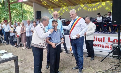 Momente de sărbătoare la Ciomăgești și Poienarii de Muscel