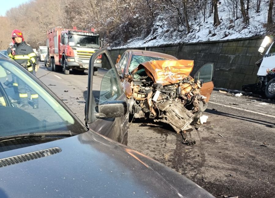 ACUM! Accident TERIBIL în Argeș! Bărbat în stare GRAVĂ
