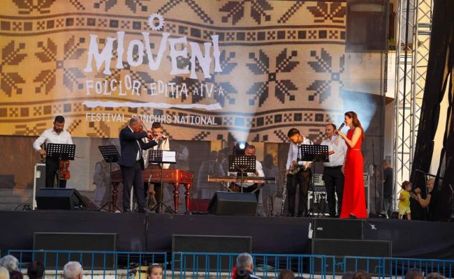 S-a tras cortina peste o nouă ediție a Festivalului de Folclor de la Mioveni