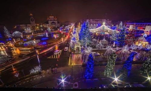 A fost aprins iluminatul festiv la Mioveni