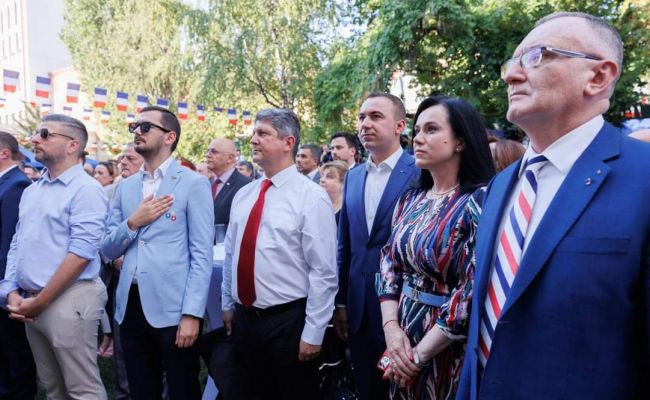 Simona Bucura Oprescu: "La mulți ani, Franța"