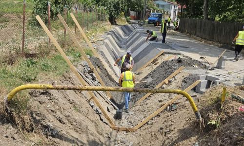 Lucrări la infrastructura rutieră a orașului Ștefănești