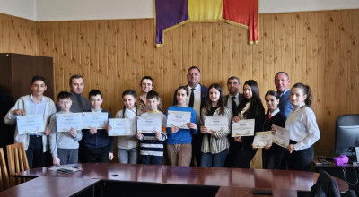 Elevi premiați de primarul comunei Bălilești