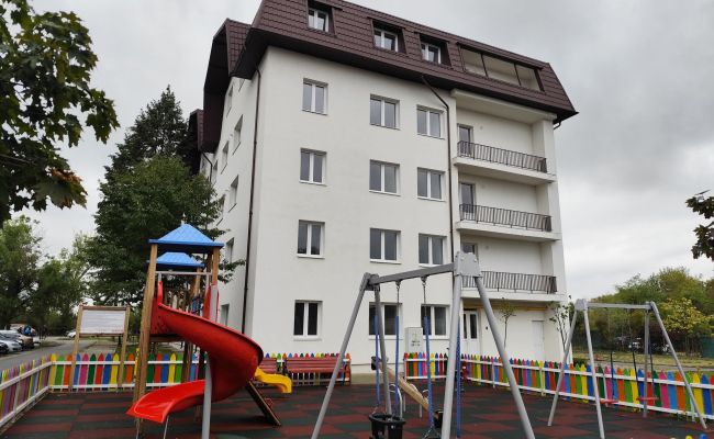 13 apartamente și garsoniere repartizate tinerilor din Mioveni
